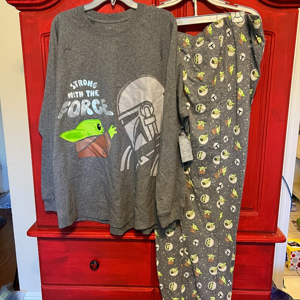NWT Disney Star Wars Men's Pajamas Grogu Mandalorian size XL / XXL